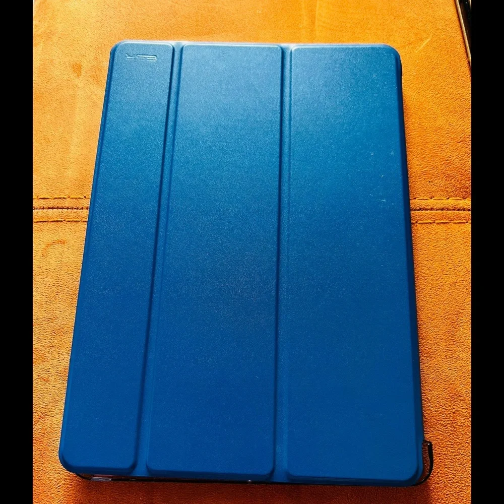 Apple iPad 9.7in with WiFi, 32GB 2017 Newest Model- Gold